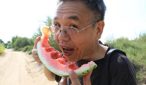 带你吃瓜 奇葩图片,揭秘那些奇葩图片背后的故事