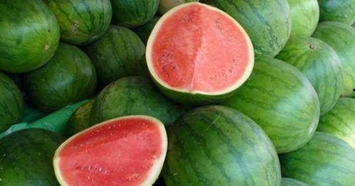 女的吃瓜怎么回答,揭秘网络八卦背后的社交现象