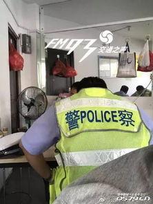 警察上班吃瓜,上班间隙，警察也来“吃瓜”一窥