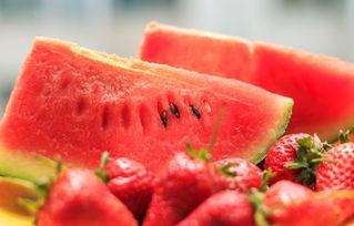 痛风吃咸瓜,咸瓜与痛风饮食的冲突解析