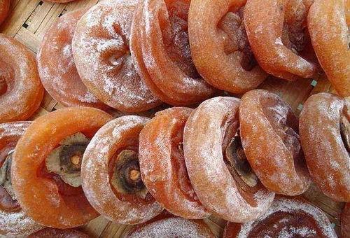 吃角瓜可以吃柿子饼吗,吃角瓜与柿子饼的搭配探讨