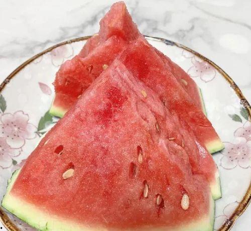 金大妈吃瓜,金大妈的瓜田奇遇记