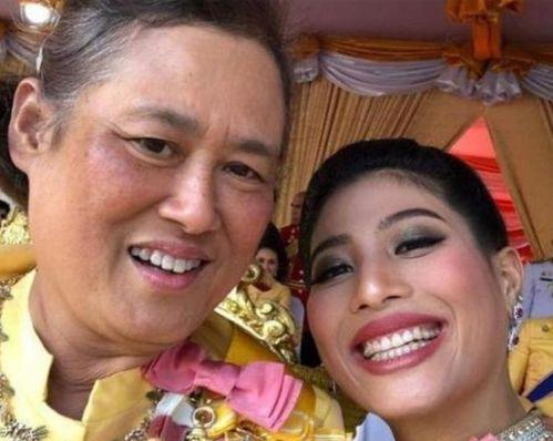 小公主吃瓜吃的好,尽享甜蜜时光