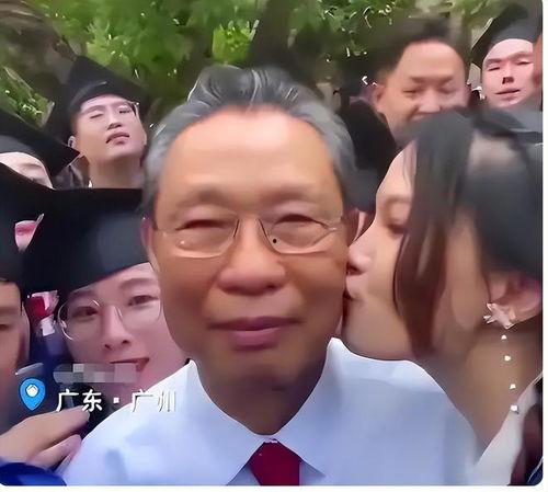 看戏吃瓜假大佬女亲王,揭秘假大佬女亲王背后的故事